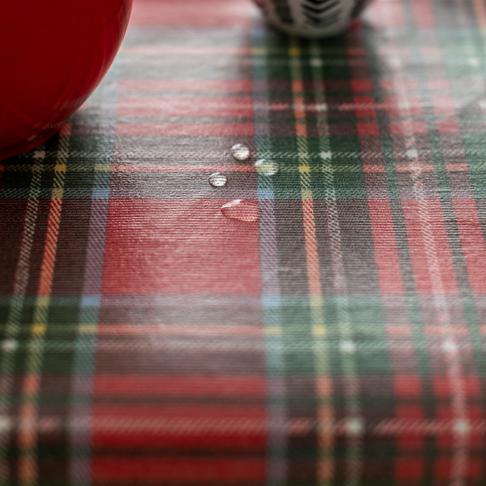 Tovaglia Natalizia Rotonda Tartan Tovaglia Antimacchia con Volant Tovaglia Plastificata Interni Esterni Addobbi Natale per Cucina Ottima Idea Regalo Ø 130 cm