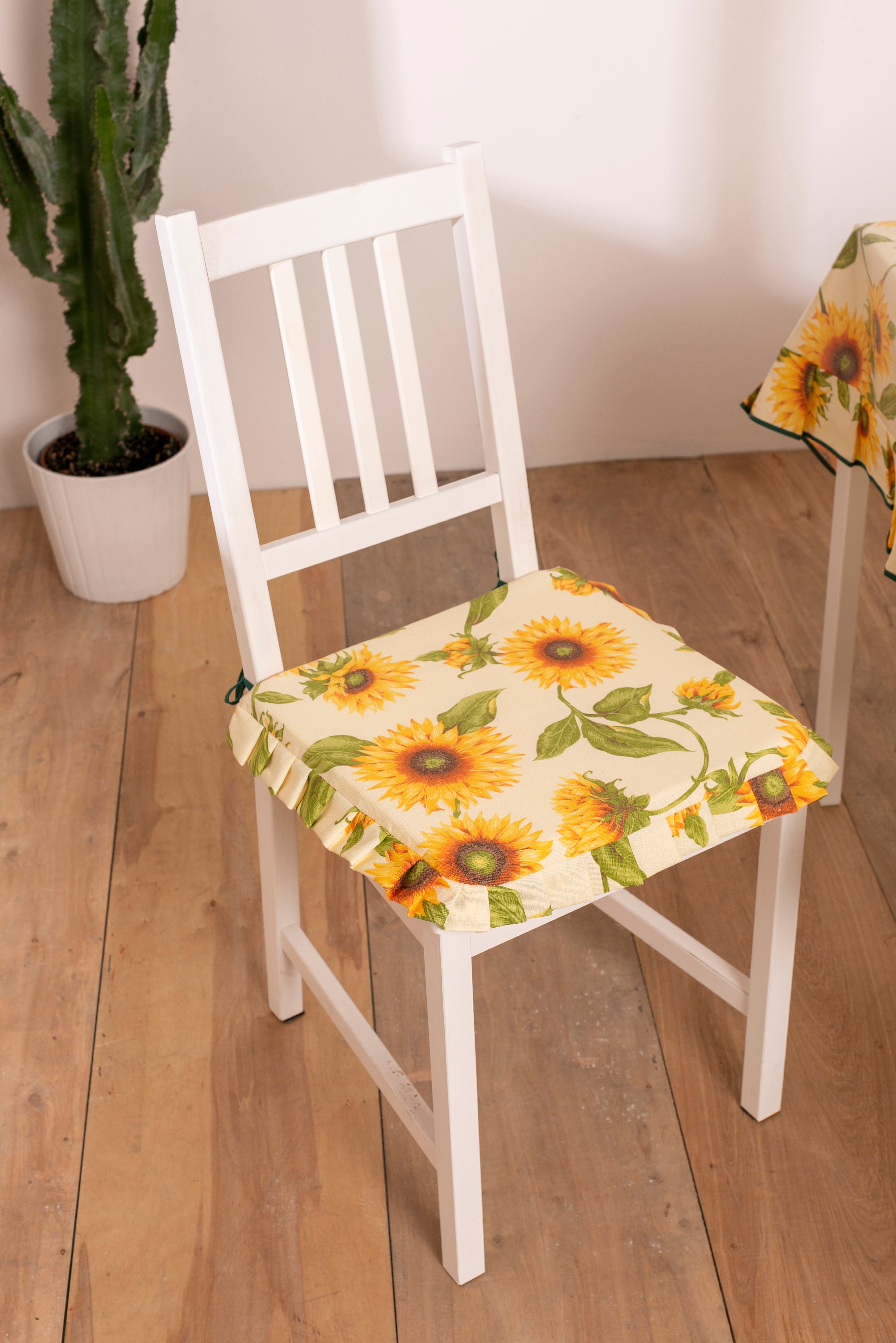 Cuscini Coprisedia Shabby Chic Country Girosole Volant ai Bordi Imbottito con Laccetti Sfoderabile 40x40 cm Set da 6 pezzi Vari Colori