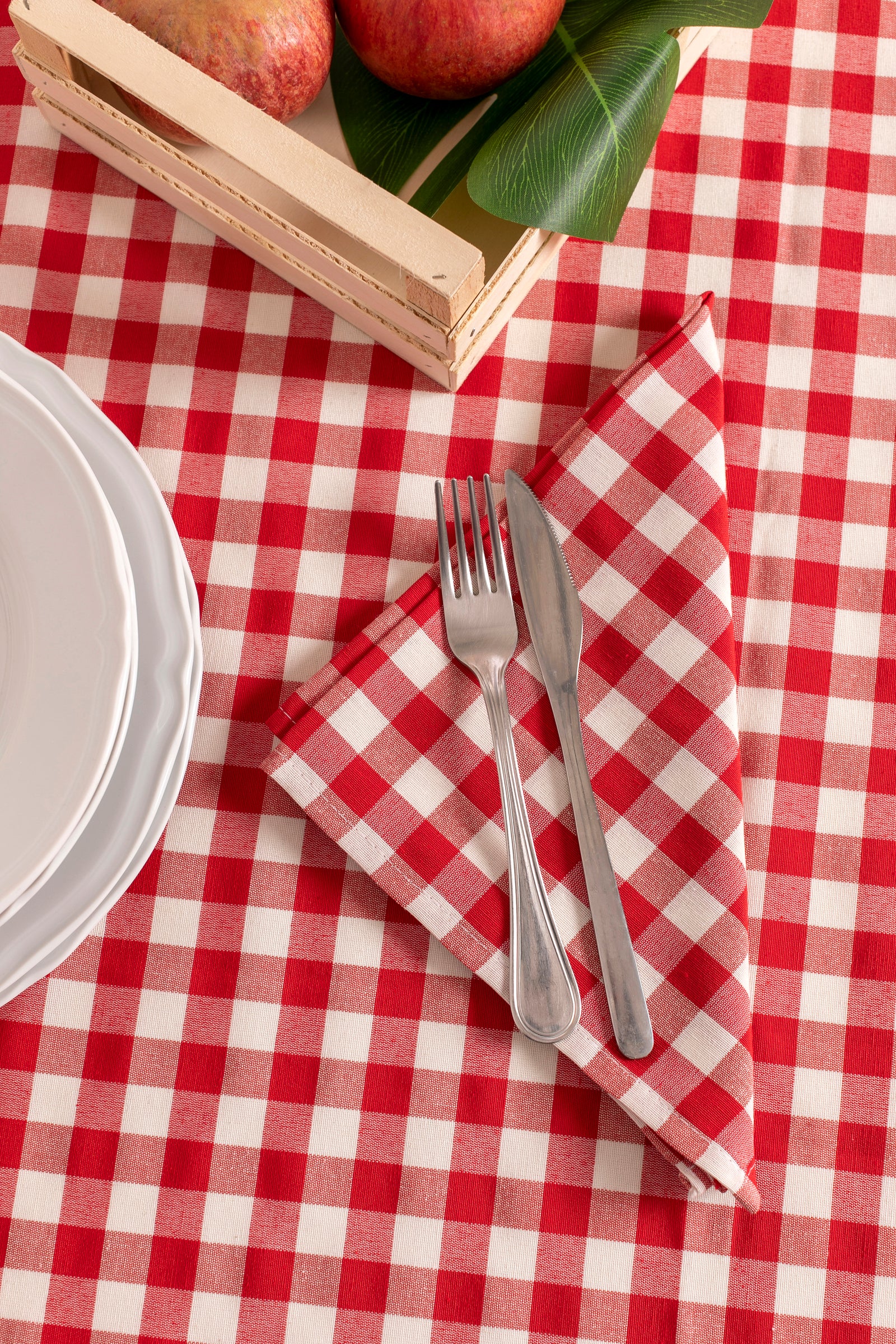 Tovaglia 4 posti dimensioni 140x140 cm poliestere e cotone e orlo rifinito linea Quadretti