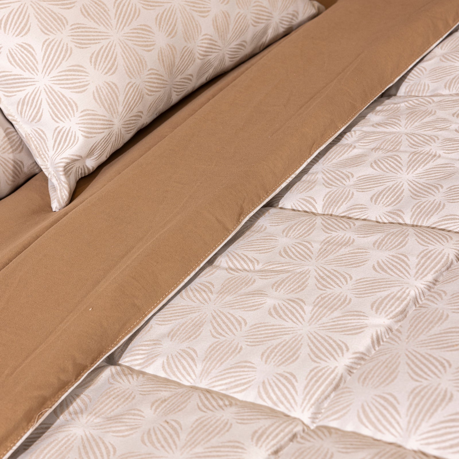 Trapunta Invernale Matrimoniale in Raso 270x270 cm Artigianale Anallergica 350 g/m² Disegno Piazzato Gioia