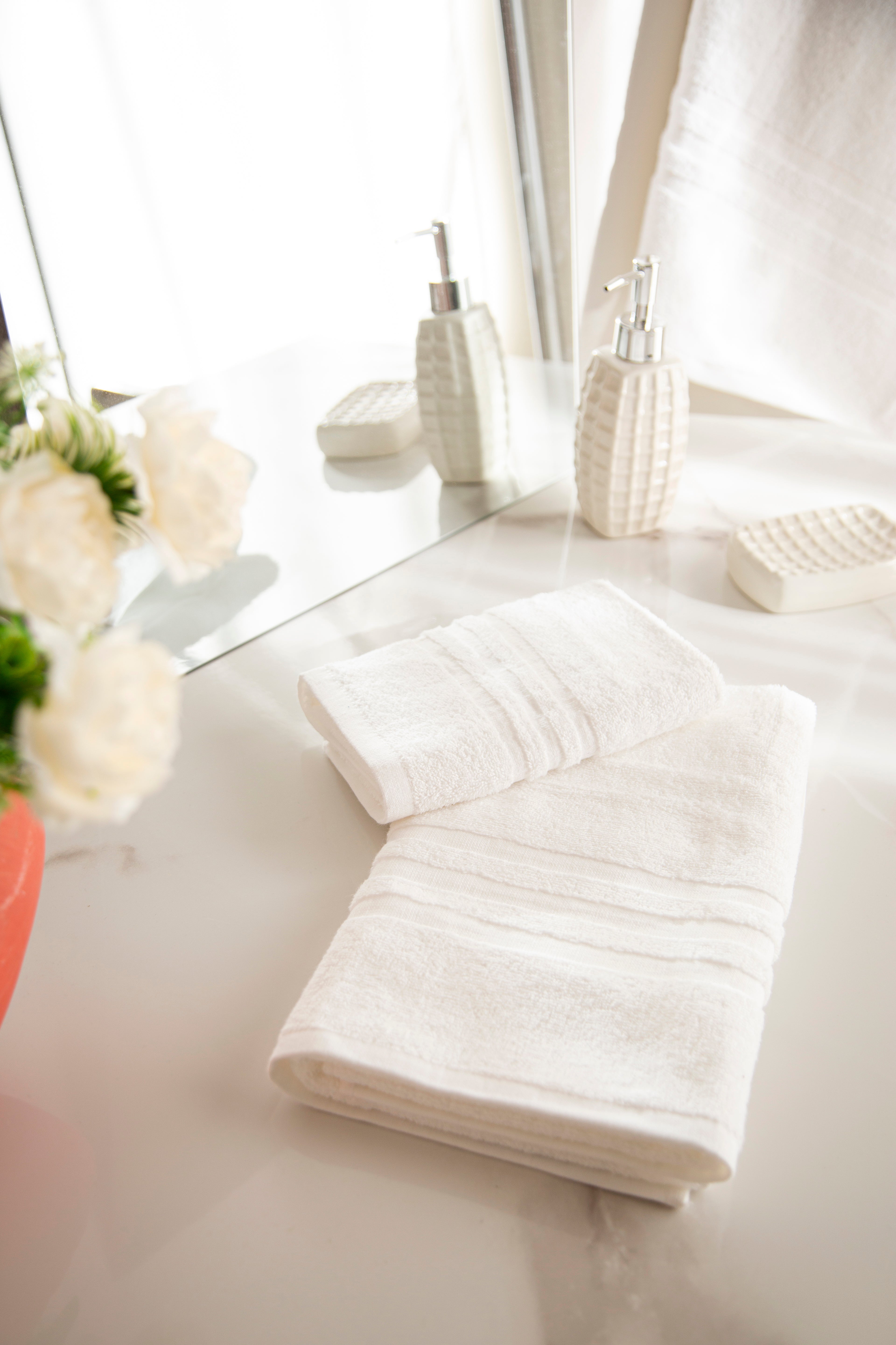 Tris spugna Luxury telo doccia + asciugamani + viso in spugna da 450gr/mq per Hotel e B&B Bianco